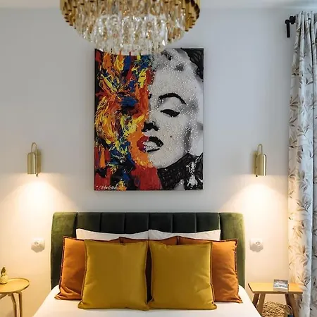 Le Bijou De Marilyn * Bukarest
