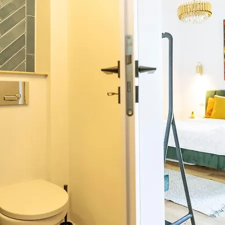 Le Bijou De Marilyn * 布加勒斯特